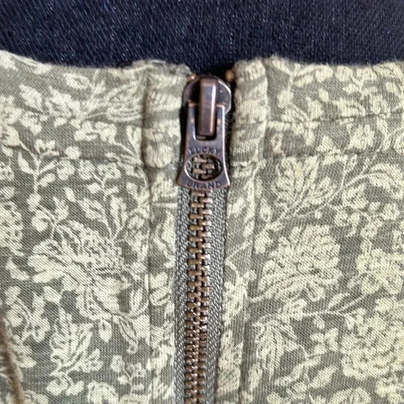 Lucky Brand Women’s Green Floral Short Sleeve Top Size Medium - Picture 6 of 13